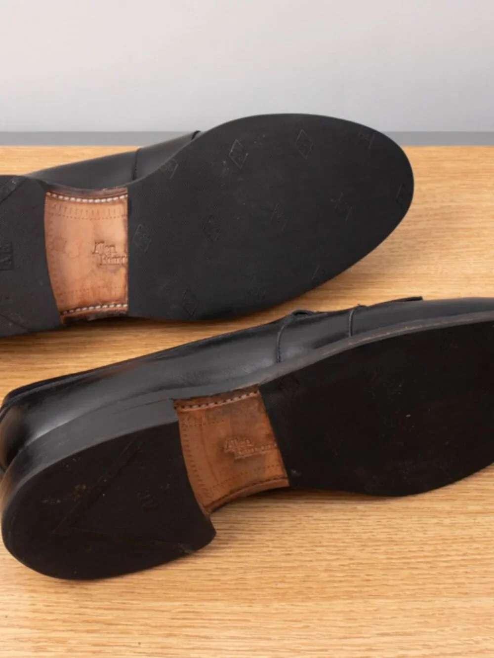 Allen Edmonds Newport Shoes Men's 9.5 EEE Black Leather Resoled With Shoe Trees